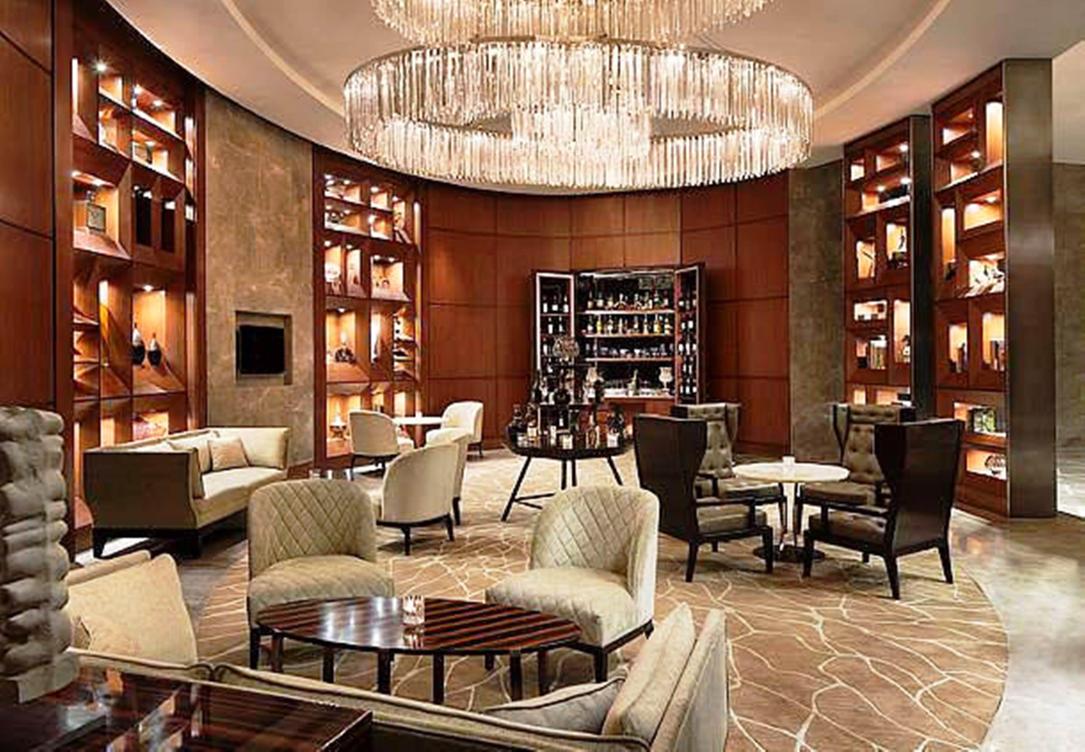 JW Marriott Hotel New Delhi Aerocity Exteriör bild The Bar