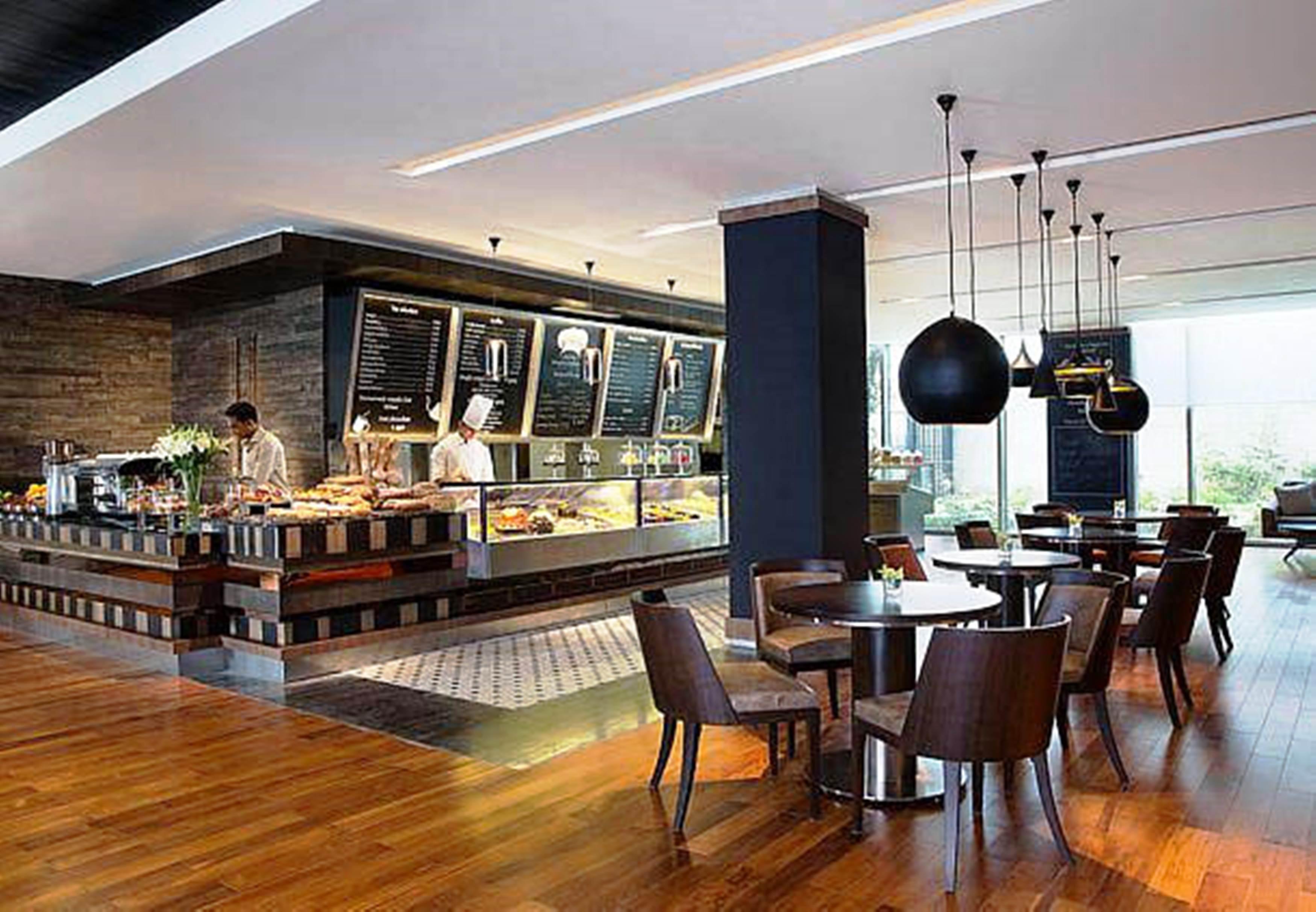 JW Marriott Hotel New Delhi Aerocity Exteriör bild The Coffee Bean & Tea Leaf in Kuala Lumpur, Malaysia