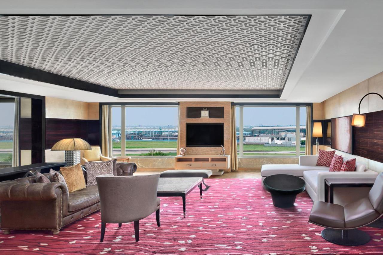 JW Marriott Hotel New Delhi Aerocity Exteriör bild The Hong Kong Jockey Club Champions Suite