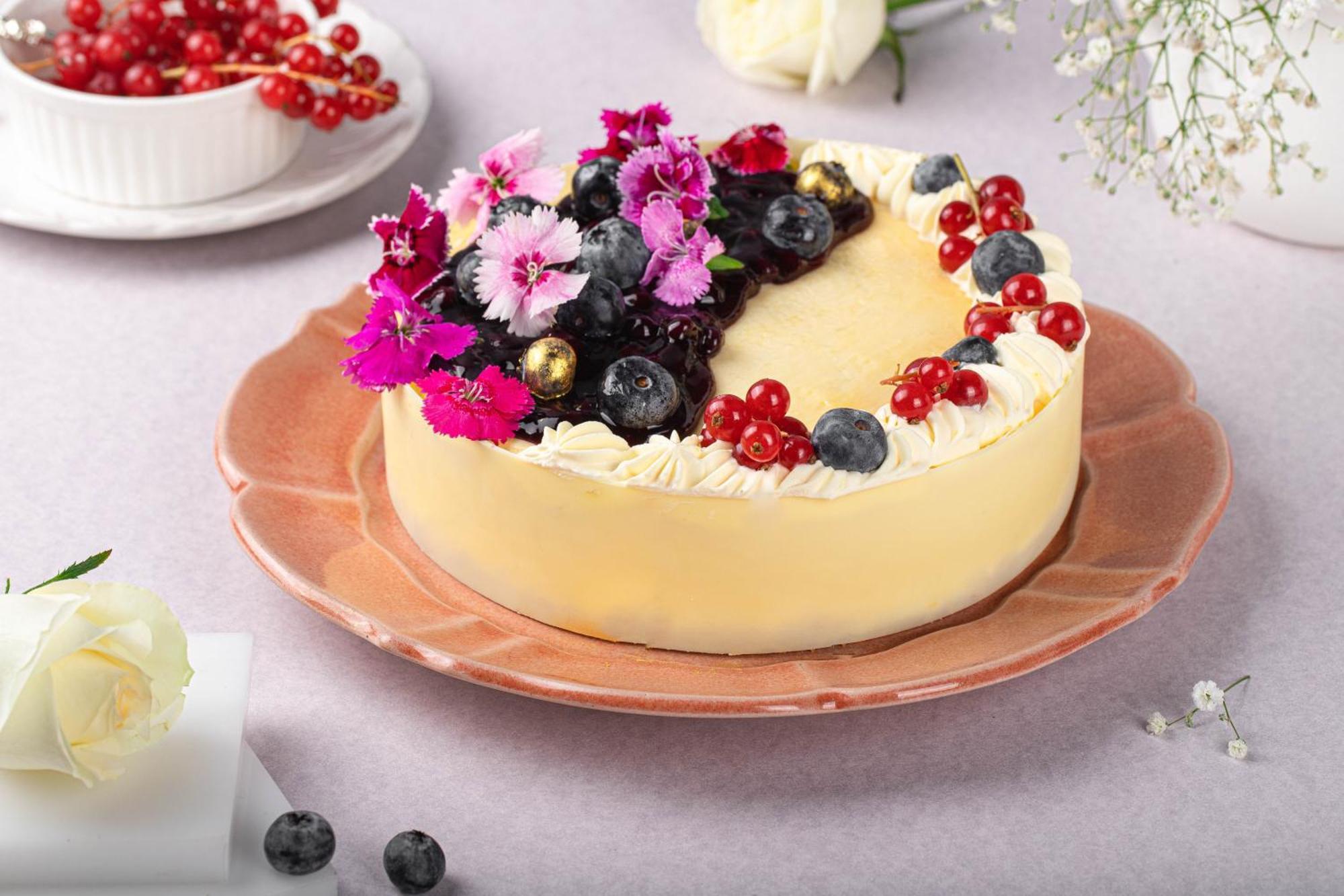 JW Marriott Hotel New Delhi Aerocity Exteriör bild A cheesecake